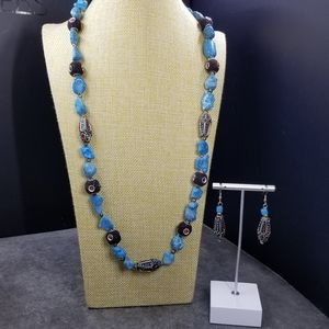 Tribal earrings necklace set. Blue and red.